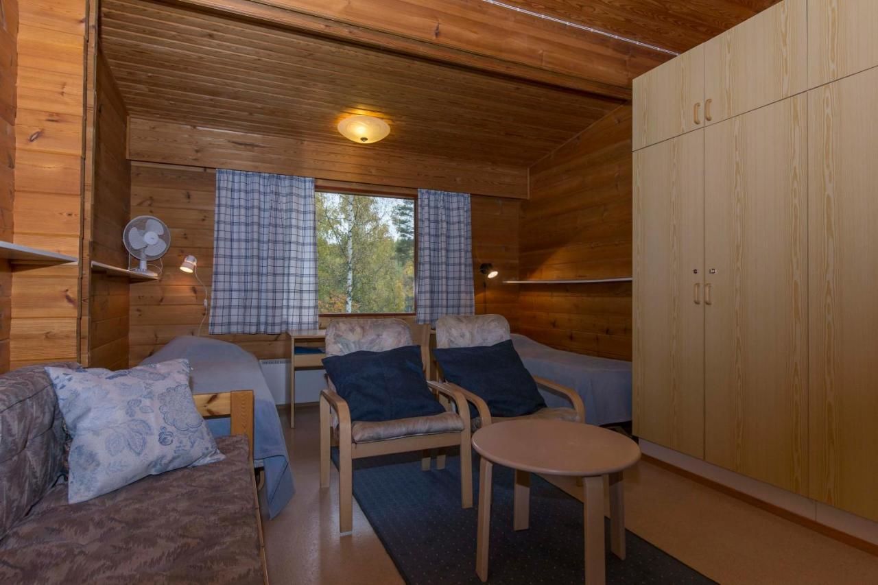 Комплексы для отдыха с коттеджами/бунгало Camping Cottages Kyyrönkaita Kyyrö