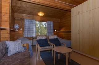 Комплексы для отдыха с коттеджами/бунгало Camping Cottages Kyyrönkaita Kyyrö Шале-9